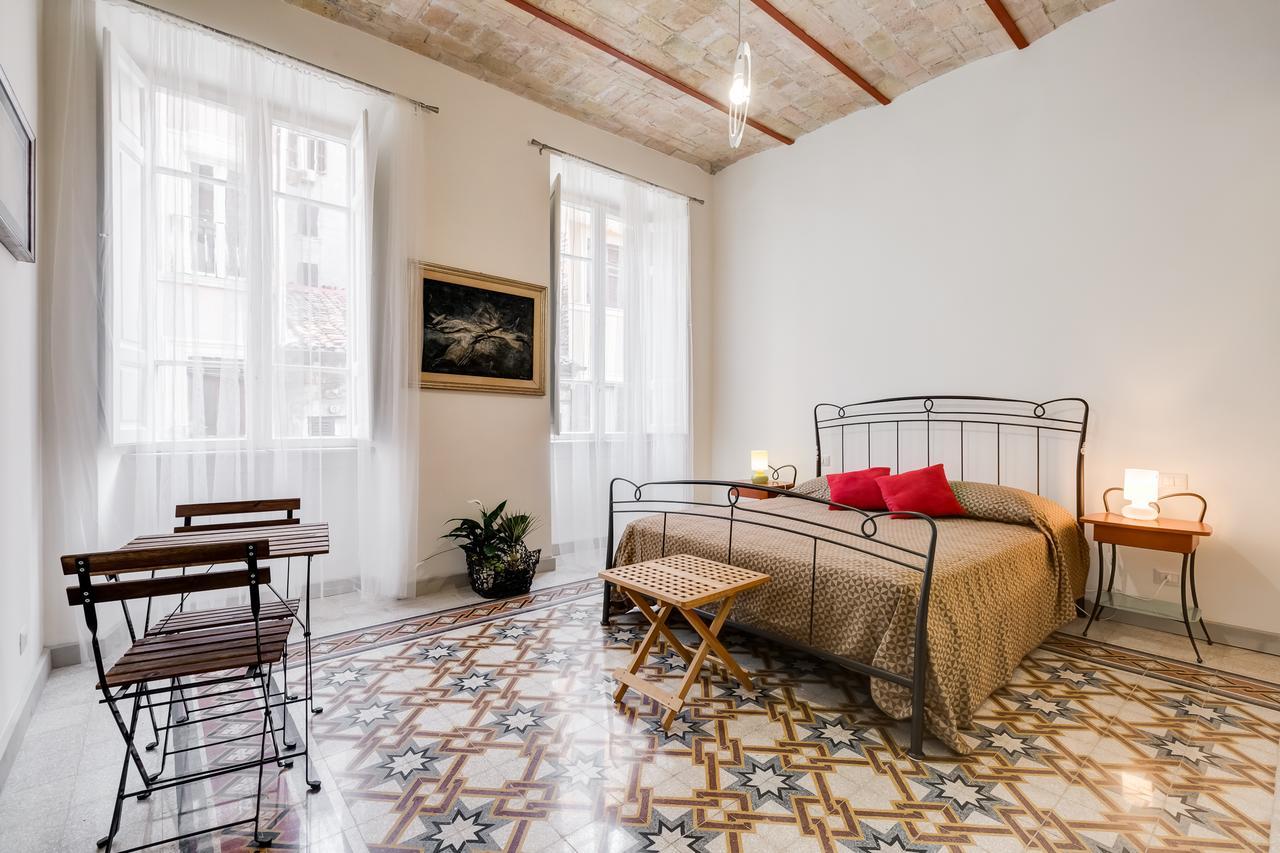 Monti Colosseum apartment Roma Esterno foto